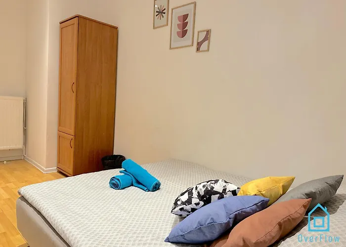 Nest - 20 Minutes To Old Town & Seaside בית אירוח *