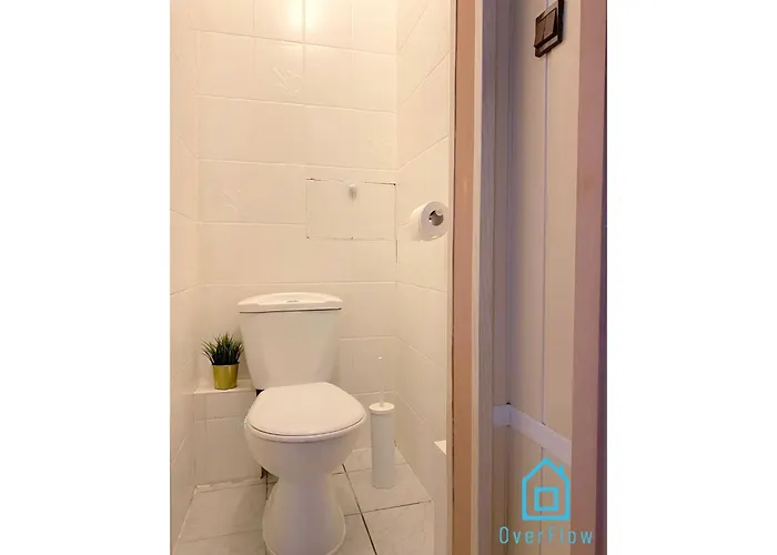 בית אירוח Nest - 20 Minutes To Old Town & Seaside *